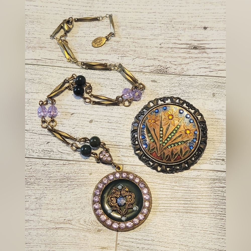 AKD ANNE KOPLIK DESIGNS Necklace & Pendant Vintage Floral Crystal Pattern